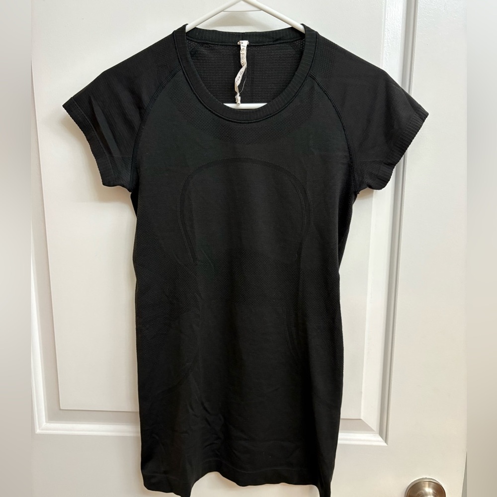lululemon athletica Black Short Sleeve Tee